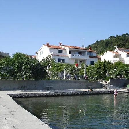 게스트하우스 And With A Swimming Pool Kampor, Rab - 12773 Kampor