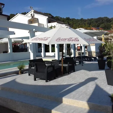 게스트하우스 And With A Swimming Pool Kampor, Rab - 12773 Kampor